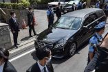 Carroza fúnebre con los restos del ex primer ministro Shinzo Abe 