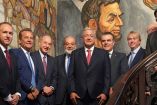 Andrés Manuel López Obrador junto a empresarios de México y EU.