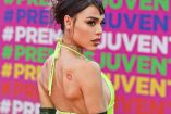 Danna Paola con vestido transparente verde neón en Premios Juventud 2022