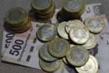 monedas de 10 pesos y billetes de 500 pesos