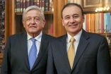 AMLO y Alfonso Durazo de traje en Palacio Nacional