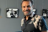 Eugenio Derbez sonriendo