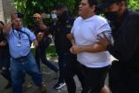 Detenido por la policía.