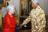Nelson Mandela y la reina Isabel II