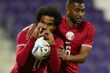 Jugadores de Qatar festejan la anotación conseguida.