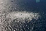 Burbujas emanan de las tuberías averiadas de los gasoductos Nord Stream.