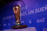 Se exhibe el trofeo de la Copa del Mundo<