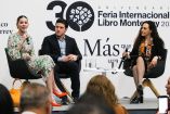 El gobernador de Nuevo León, Samuel García, y su esposa, Mariana Rodríguez (micrófono en mano), en la FIL de Monterrey.