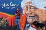 Mural dedicado por Ezra, un artista urbano, a a María Salud Ramírez Caballero, Mamá Coco.