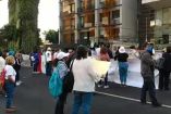 Manifestantes bloquean vialidad