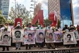 Manifestación de familiares de los 43 normalistas desaparecidos en Iguala.