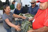 Campesinos de Ciudad Juárez llevan alimento a migrantes venezolanos