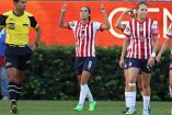 Carolina Jaramillo marcó el gol de Chivas Femenil.