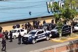 Policías en la calle de Ecatepec