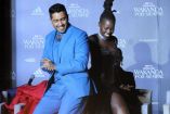 Tenoch Huerta y Lupita Nyong'o bailando