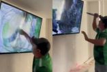 Aficionado mexicano rompe tele con un cuchillo