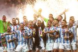 Argentina y Messi levantan la Copa del Mundo.