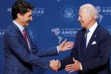 Justin Trudeau y Joe Biden durante la Cumbre de las Américas. (Reuters)