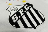 Santos modificará sus escudo por Pelé.
