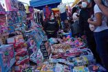Tianguis con juguetes para Reyes Magos
