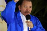 Daniel Ortega con chamara azul