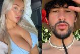 Laina Bell con traje de baño azul y Bad Bunny con sombrero café y flor en la oreja