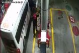 Despachador de gasolinera es asaltado por conductor de transporte público