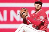 El pitcher Shohei Ohtani prepara un lanzamiento durante un juego de Grandes Ligas.