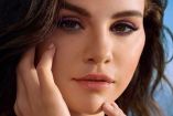 Selena Gomez en una sesión de fotos para Rare Beauty
