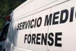 Servicios médicos forenses en el lugar donde se encontró a la mujer
