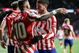 Ángel Correa y Rodri De Paul celebran la anotación.