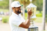 Tony Finau, golfista estadunidense festeja su triunfo en el México Open.