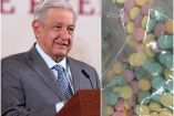 AMLO en su mañanera y unas pastillas de fentanilo