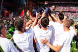 Jugadores del Génova (Genoa) celebran ascenso a la Serie A 2023