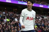 Heung-min Son con camiseta blanca del Tottenham.