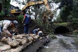 Habitantes temen desbordamiento en Río Buenaventura en Xochimilco