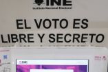 Pancarta del INE destacando que el voto es libre y secreto