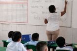 Maestra en México en clases