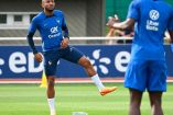 Christopher Nkunku entrenando con Francia