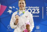 Victoria Velasco con su medalla de Oro.