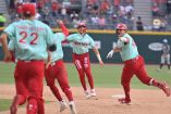 Jugadores de los Diablos festejan triunfo ante Rieleros