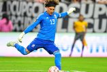 Guillermo Ochoa en partido de Copa Oro con la Selección Mexicana.
