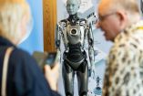 Los robots se encaminan a hacer trabajos de los humanos. (Reuters)
