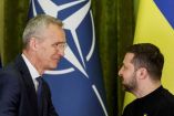 Volodimir Zelenski, presidente de Ucrania, en reunión con Jens Stoltenberg, jefe de la OTAN (AFP)