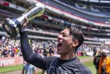 Fernando Tapia levanta título con América.