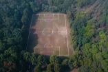 Campo de futbol en el cráter del Volcán Teoca