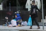Disminuye el número de mexicanos en pobreza pero crecen las carencias sociales: Coneval