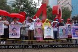 Protesta de familiares de los 43 normalistas de Ayotzinapa