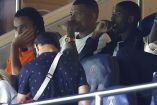 Mbappé y Dembélé en la tribuna del Parque de los Príncipes.