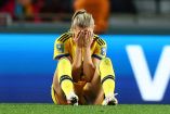 Fridolina Rolf llora tras la eliminación de Suecia en Mundial Femenil
